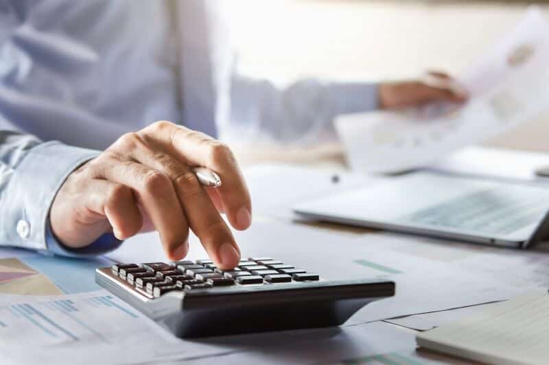 O CAC é um indicador financeiro crítico para empresas que desejam avaliar a eficácia de suas estratégias de marketing e vendas.