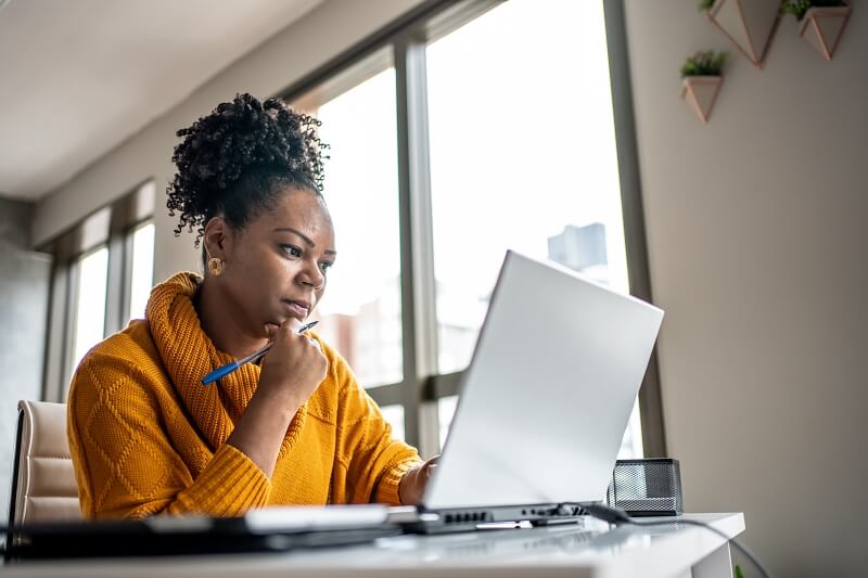 Omnichannel é uma abordagem que busca integrar todos os canais de comunicação e vendas de uma empresa, trazendo diversas vantagens.